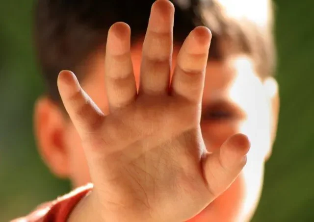 BANDO “A BRACCIA APERTE” –  10 MILIONI DI EURO PER INTERVENTI A SOSTEGNO DEGLI ORFANI DI VITTIME DI FEMMINICIDIO E DI CRIMINI DOMESTICI
